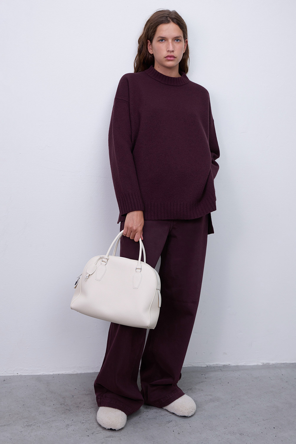 תמונת דוגמן קידמית של תיק נשיאה אינדיאה