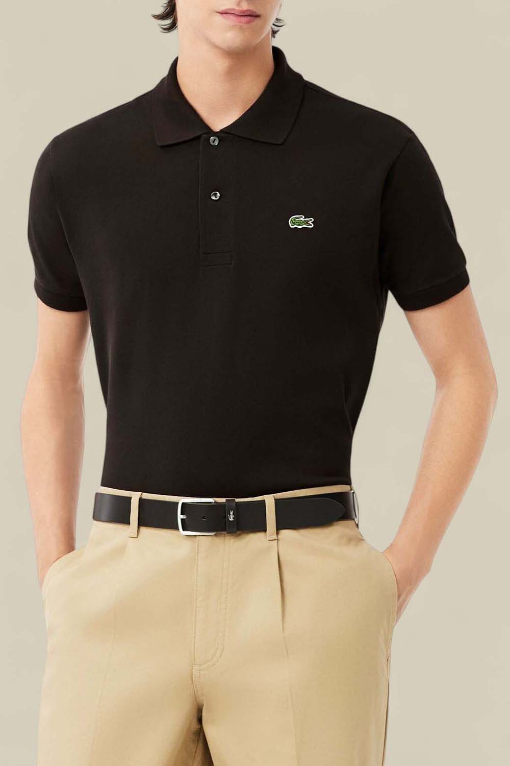 תמונת דוגמן קידמית של חולצת פולו