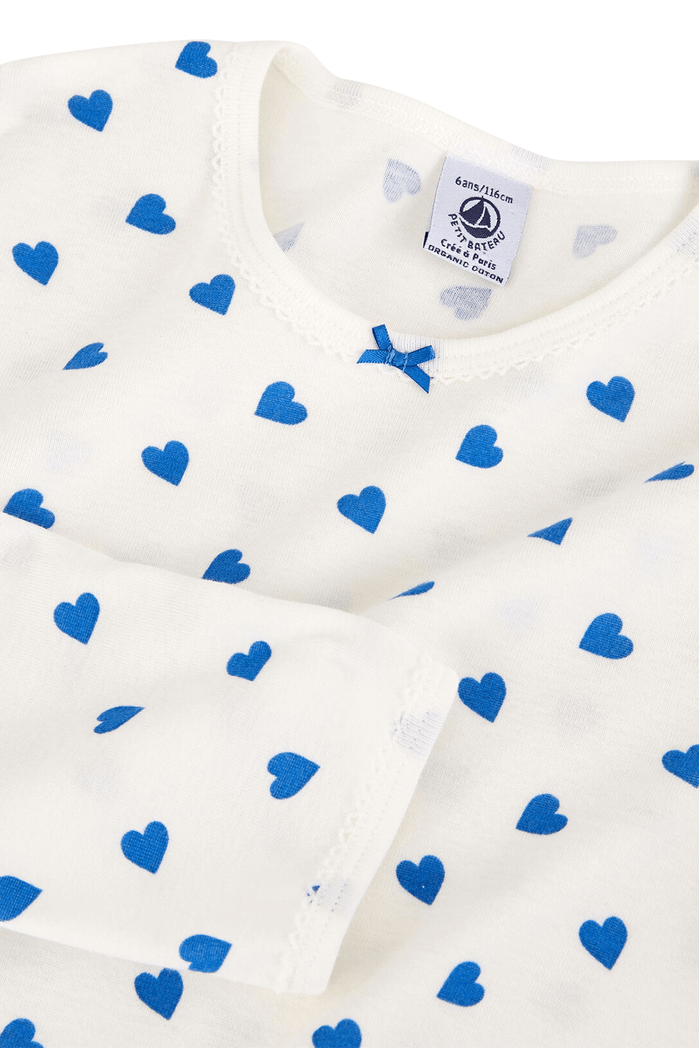 תמונת תקריב של גילאי 2-5 סט פיג'מה לבבות ארוך  בגוון לבן