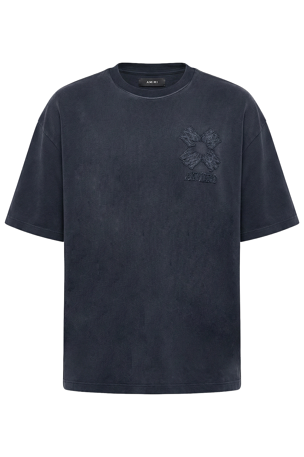 תמונה קידמית של חולצת טי בגזרת אוברסייז