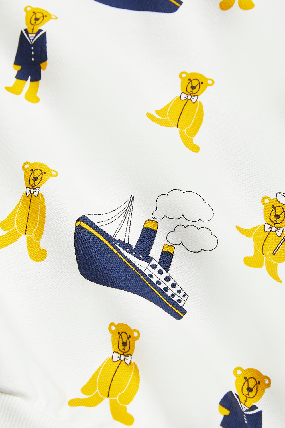 תמונת תקריב של סווטשירט עם הדפס- גילאי 1-12 חודשים