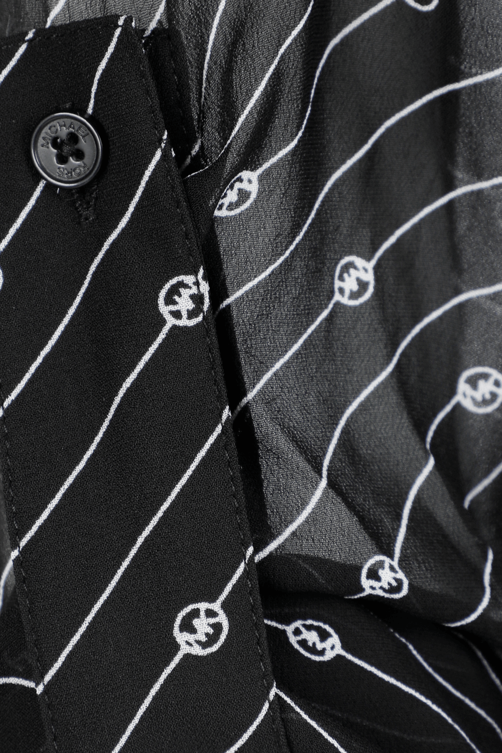 תמונה אחורית של Monogram Print Shirt Dress in Black