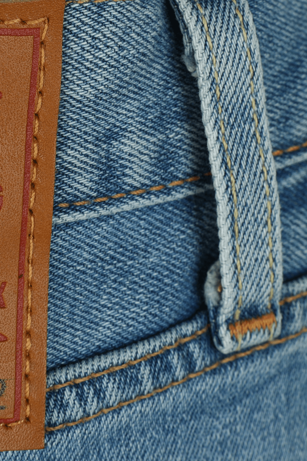 תמונת תקריב של מכנסי ג'ינס 501 אוריג'ינל