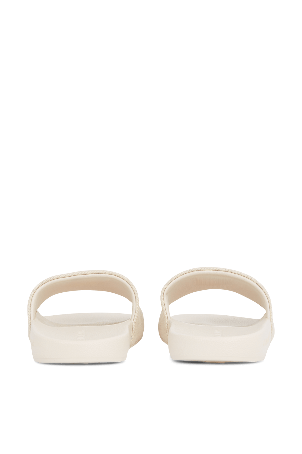 תמונת תקריב של כפכפי סליידס