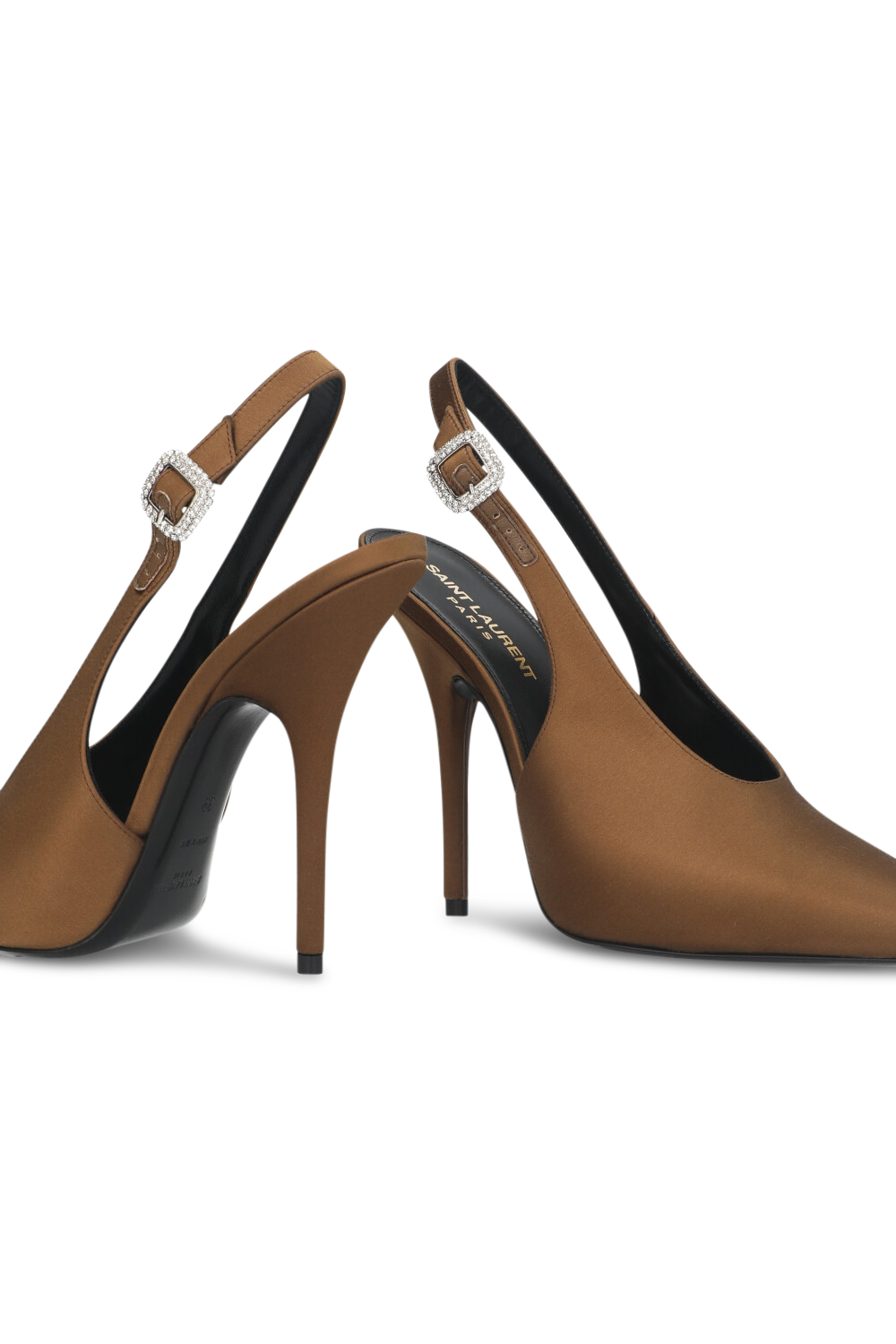 תמונת תקריב של נעלי סטילטו