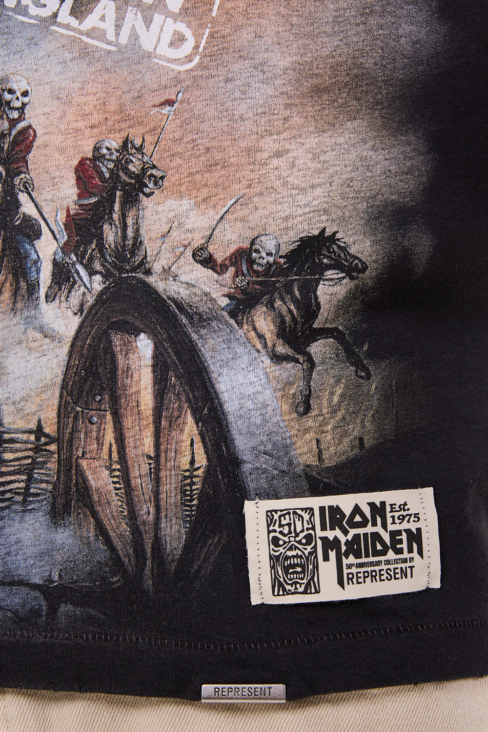 תמונת דוגמן אחורית של חולצת טי במהדורת 50 שנה לאיירון מיידן