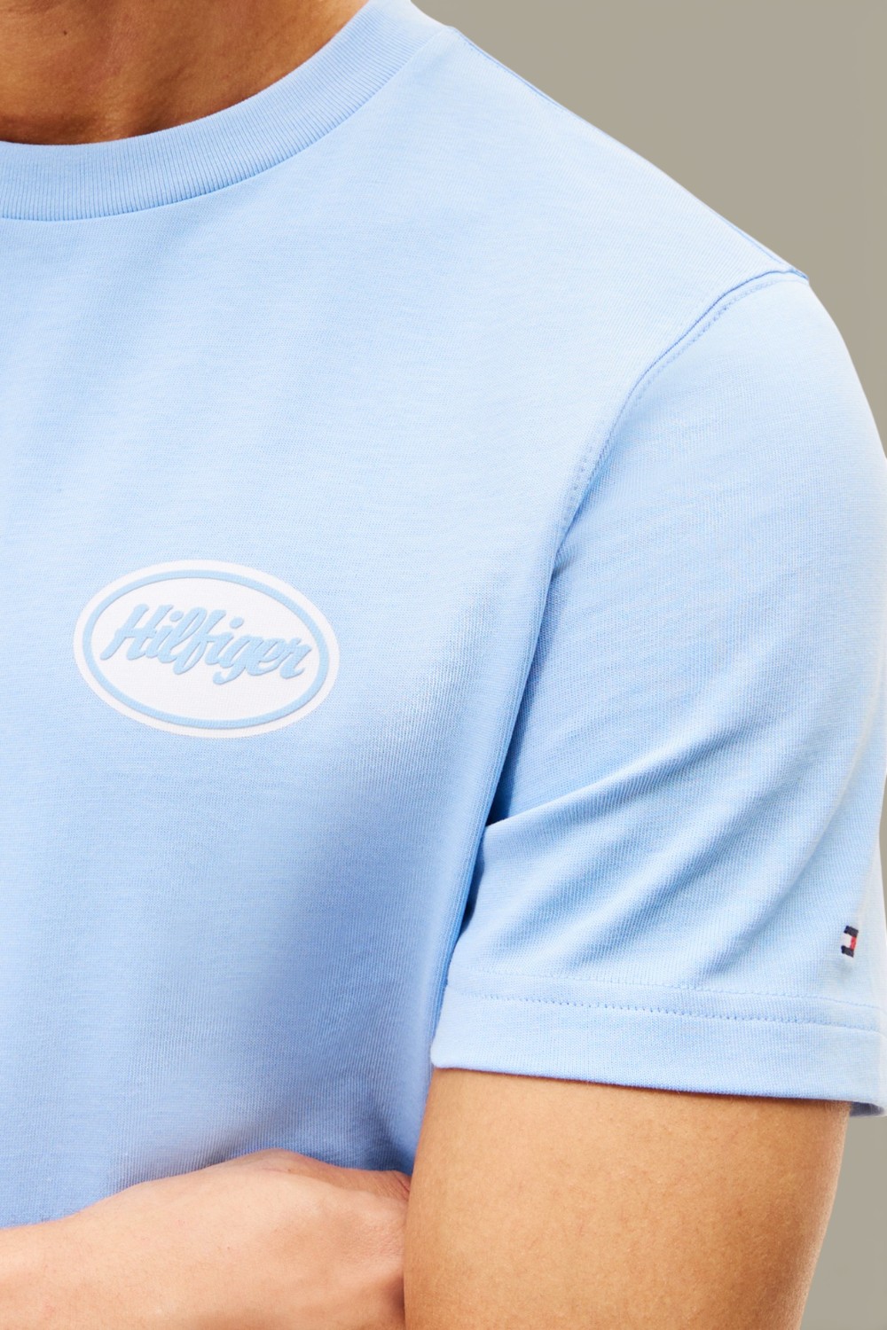 תמונת תקריב דוגמן של חולצת טי