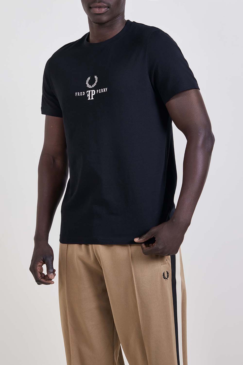 תמונת דוגמן קידמית של חולצת טי