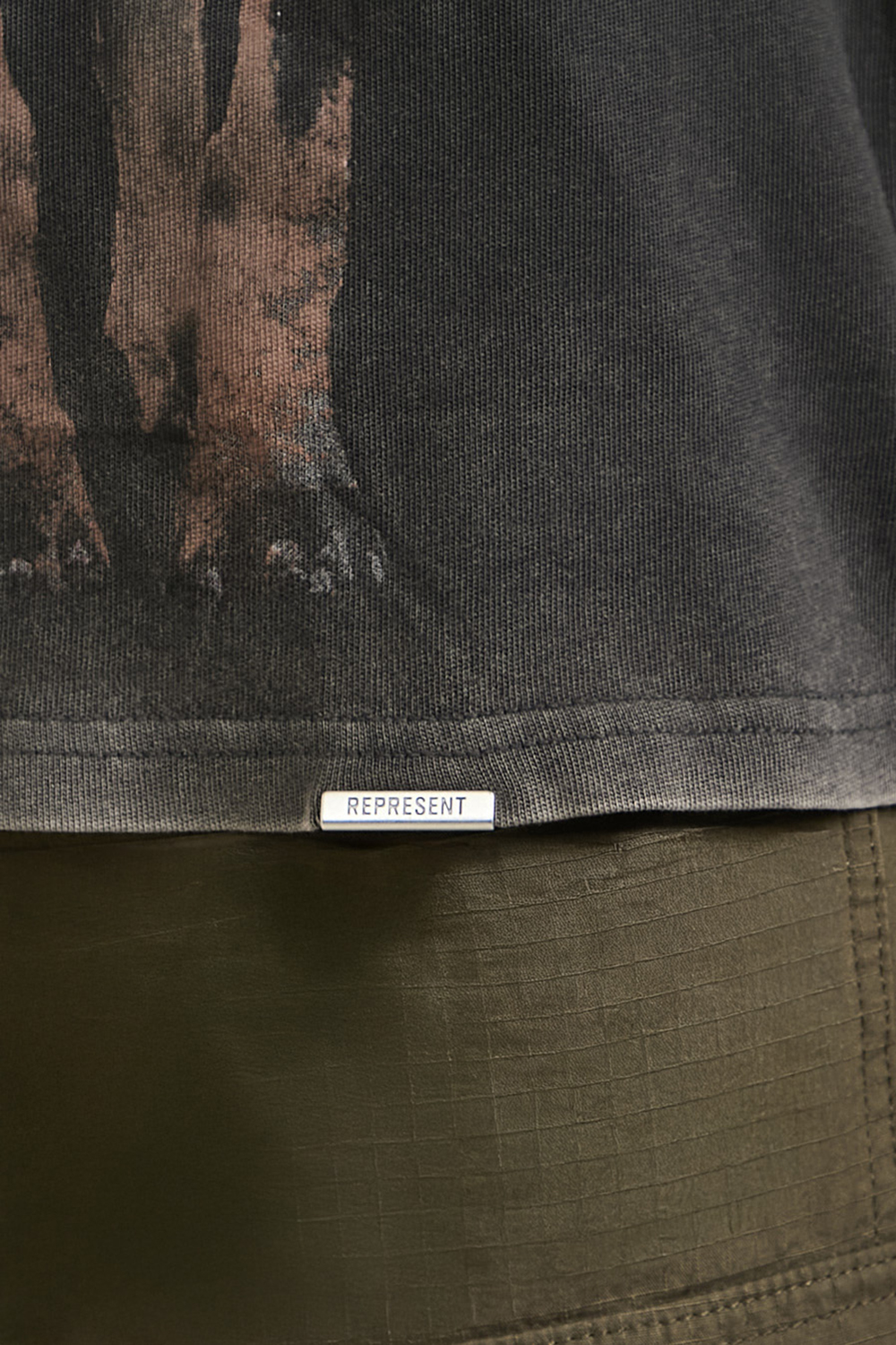 תמונת דוגמן אחורית של חולצת טי