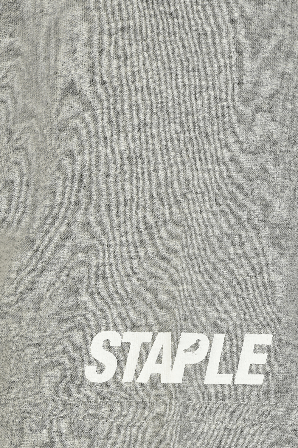 תמונה אחורית של סטייפל X הלו קיטי חולצת טי עם הדפס כדור הארץ