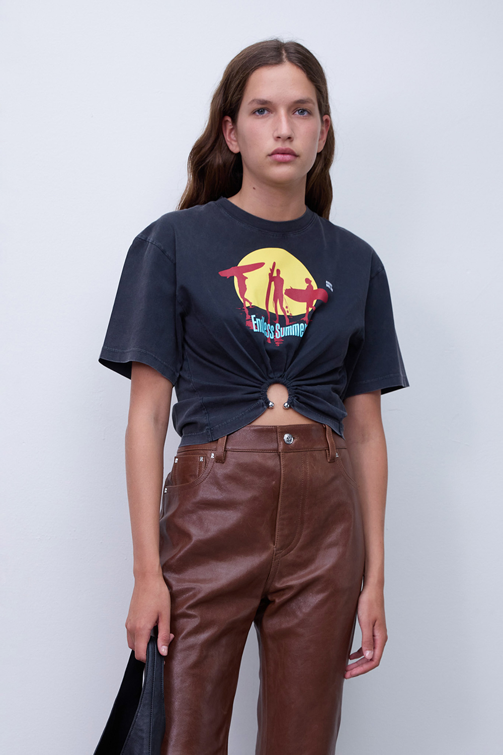 תמונת דוגמן קידמית של חולצת טי