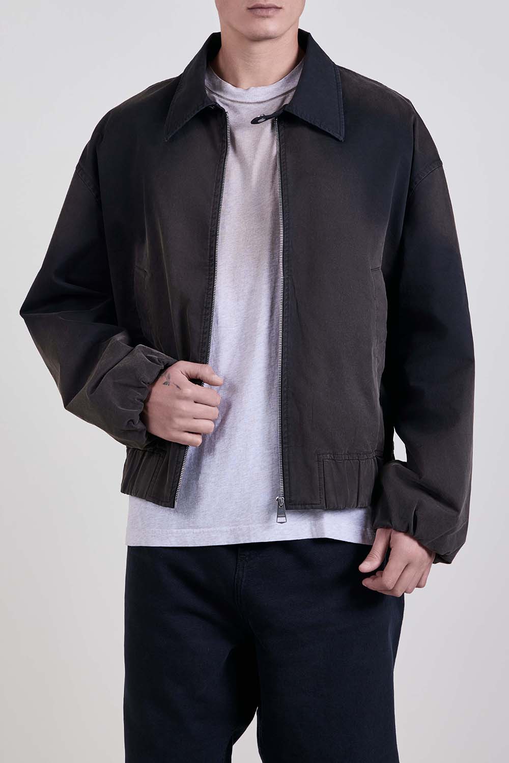 תמונת דוגמן קידמית של ז'קט בגזרה משוחררת