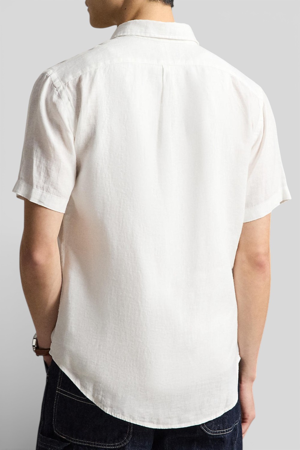 תמונת דוגמן אחורית של חולצה מכופתרת