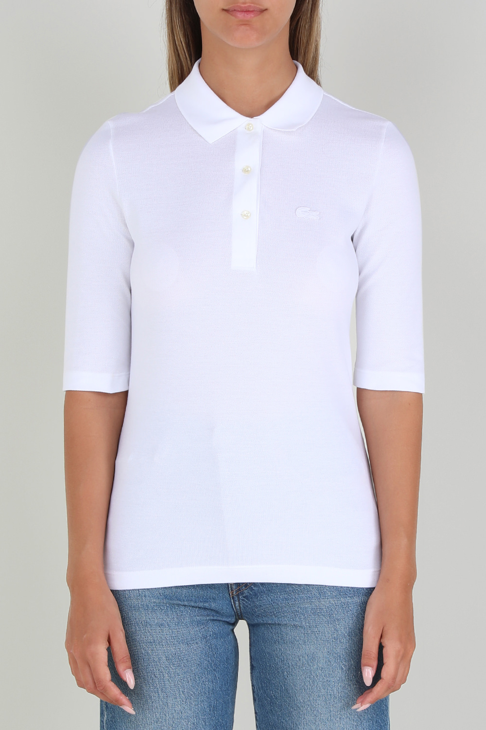 תמונת דוגמן קידמית של חולצת פולו קצרה מכותנה