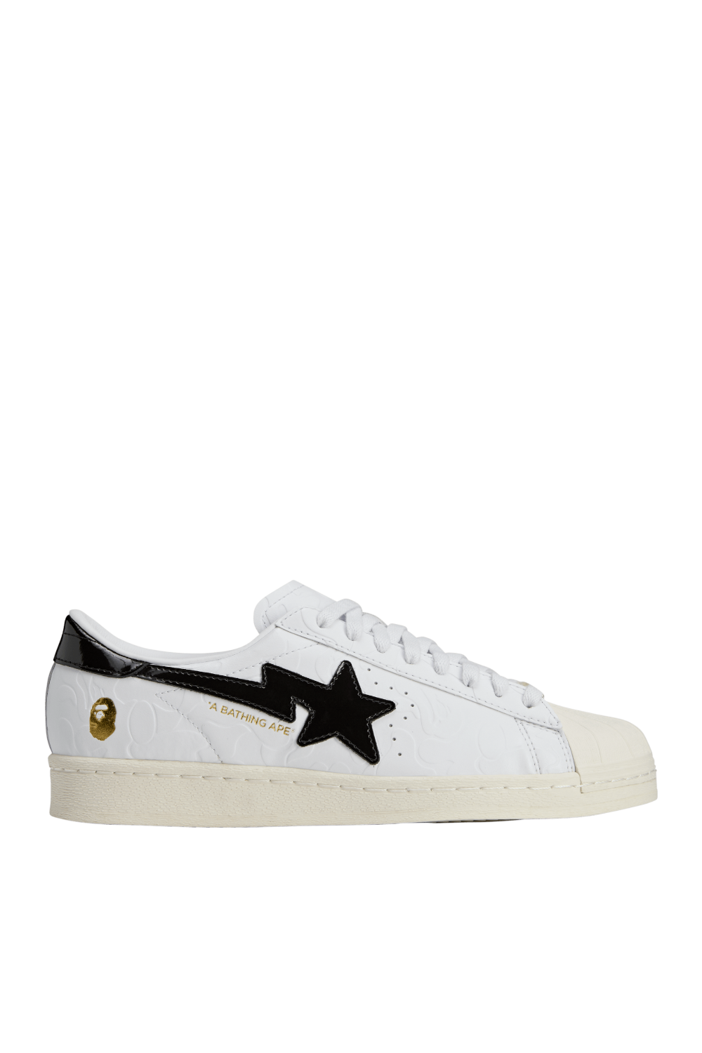 תמונה קידמית של אדידס X ביאפ נעלי סניקרס סופרסטאר וינטג'