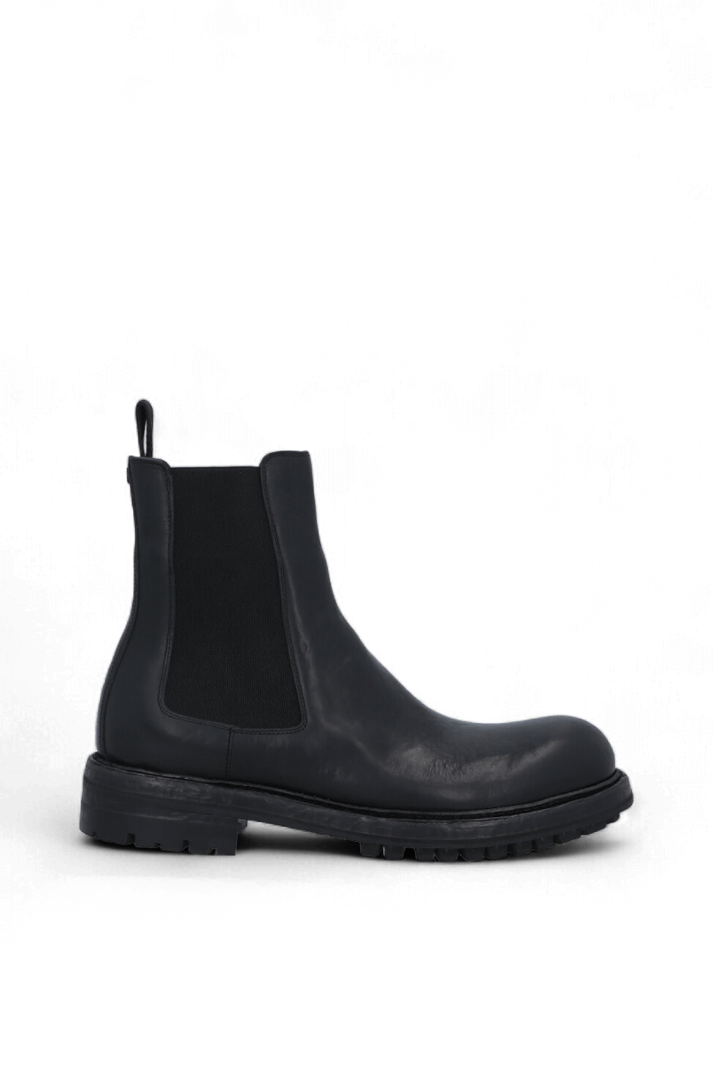 תמונה קידמית של מגפוני עור