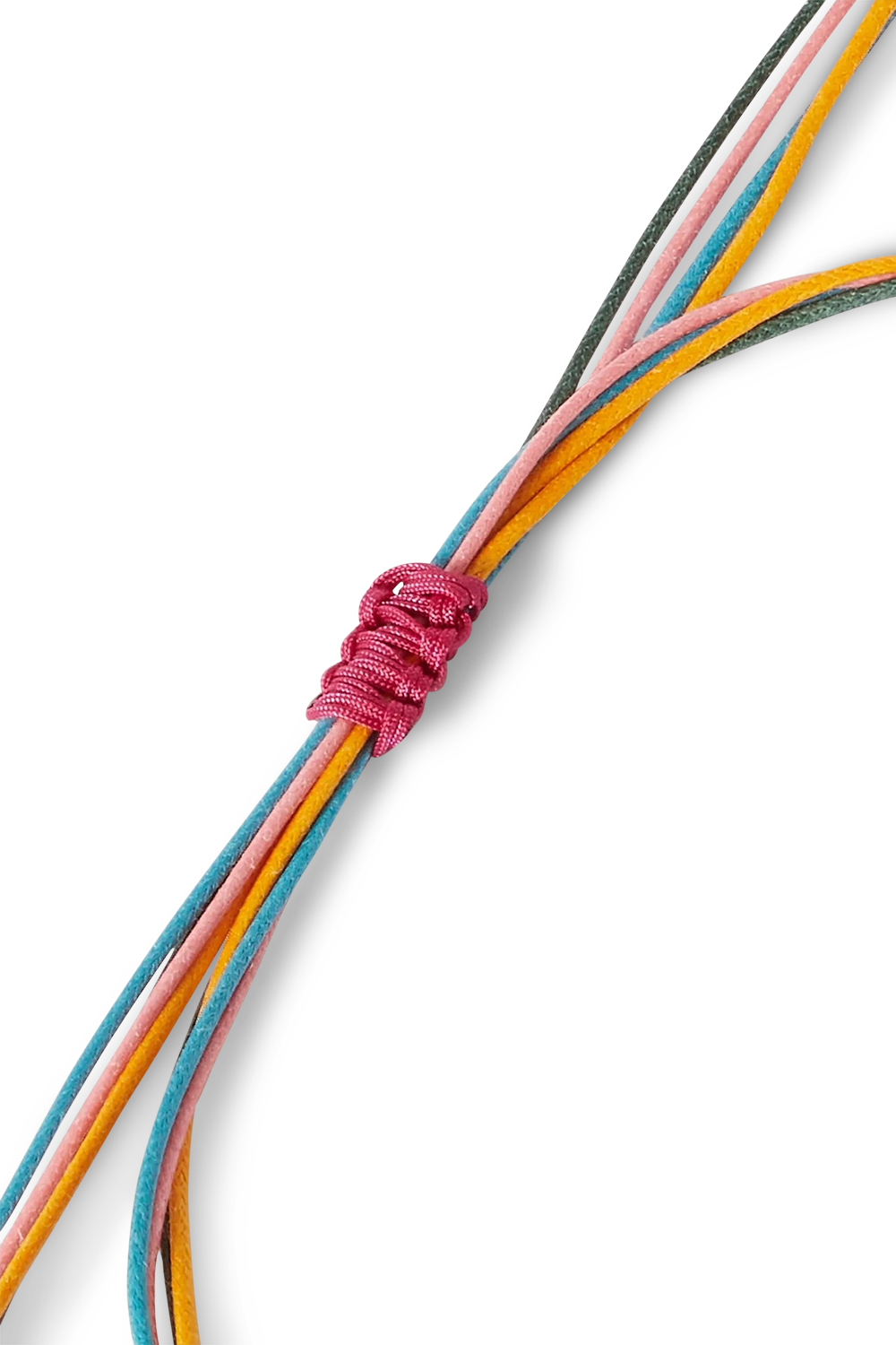 תמונת פנים של שרשרת בד צבעונית עם לוגו מטאלי