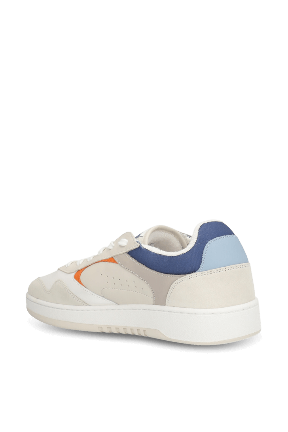 תמונה אחורית של נעלי סניקרס ארלו