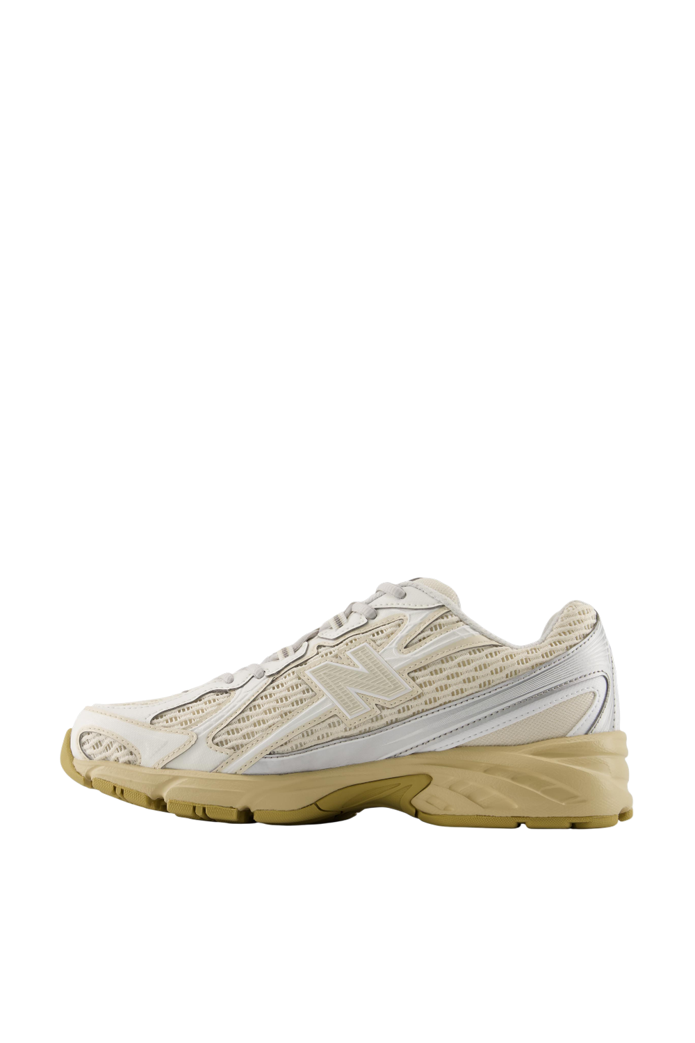 תמונה אחורית של נעלי סניקרס 740