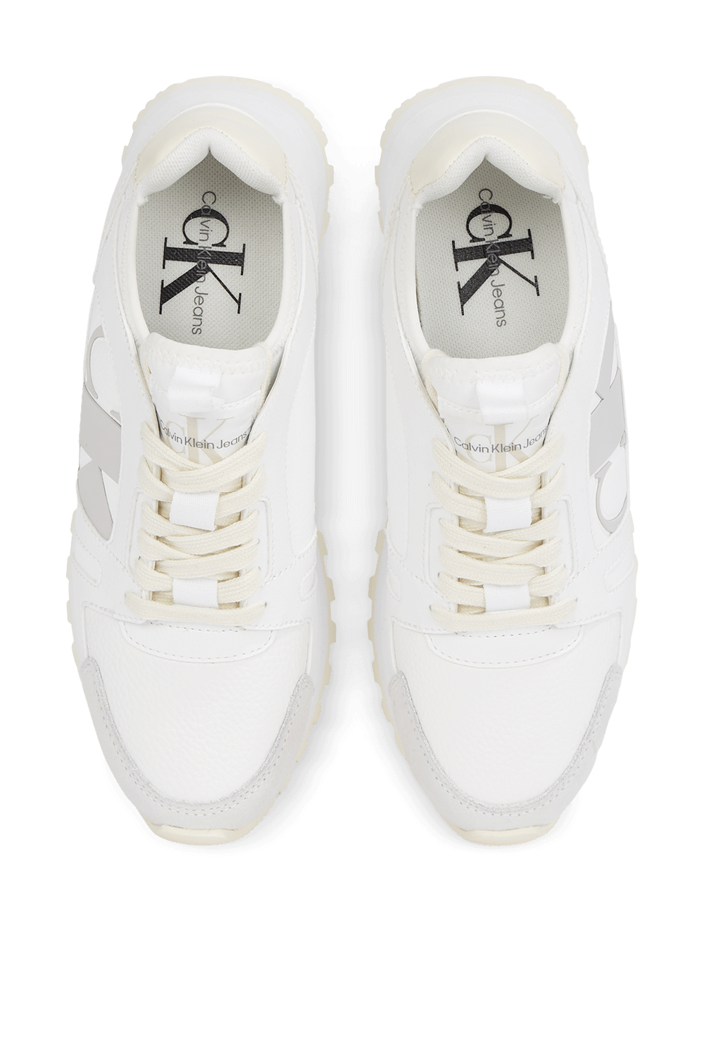 נעלי סניקרס צ'אנקיות