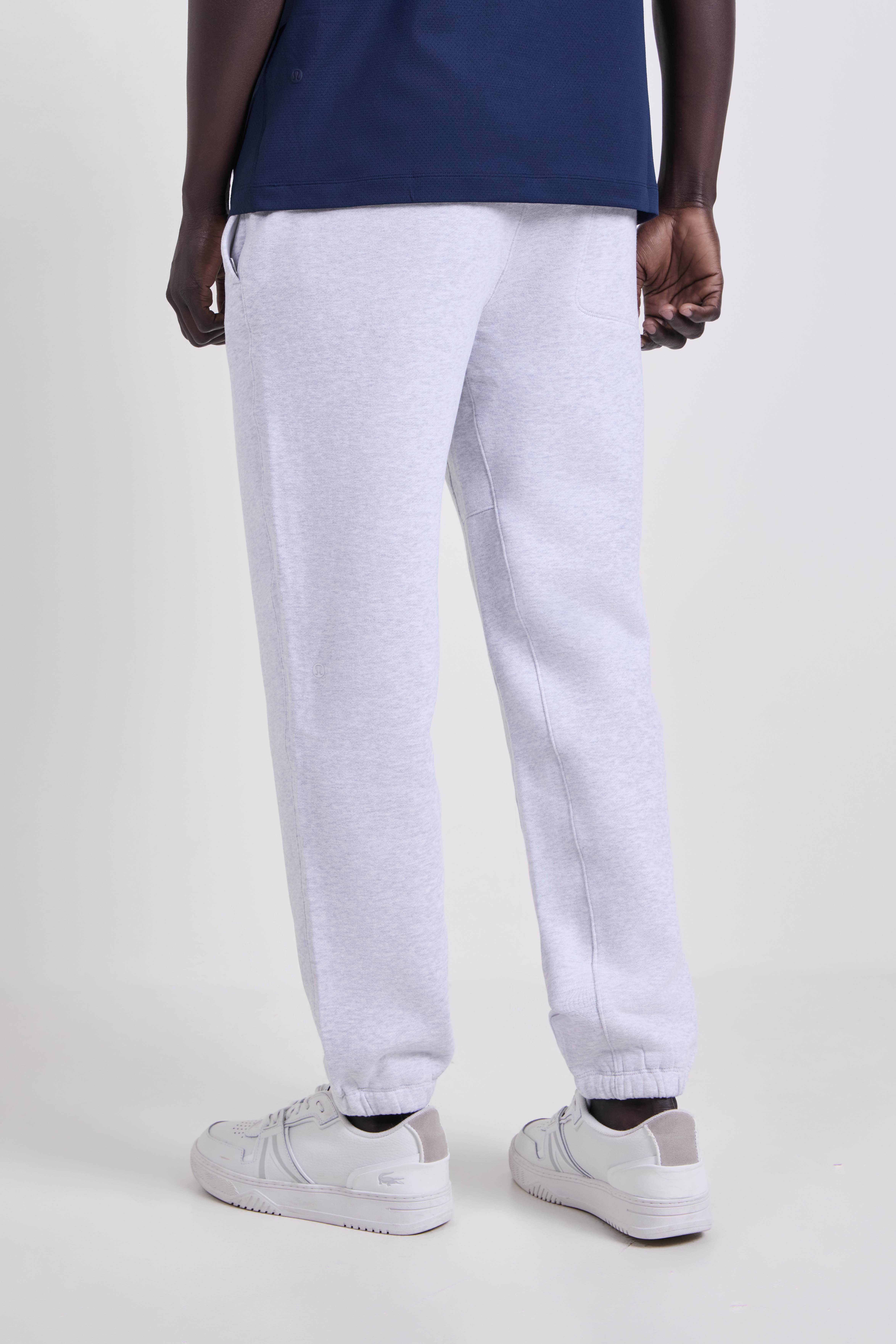 תמונת דוגמן אחורית של Steady State Classic-Fit Jogger Regular