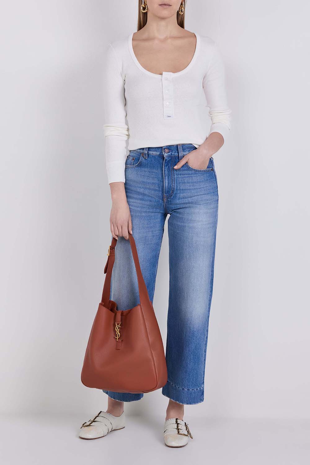 תמונת דוגמן קידמית של תיק כתף לה 5 A 7