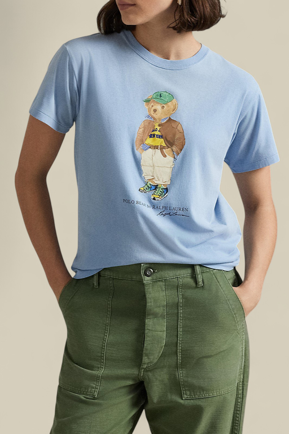 תמונת דוגמן קידמית של חולצת טי דובי פולו