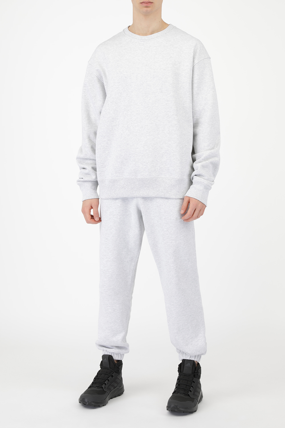 תמונת דוגמן קידמית של adidas X Pharrell Williams Black Trailmaker Mid GORE-TEX Hiking Shoes