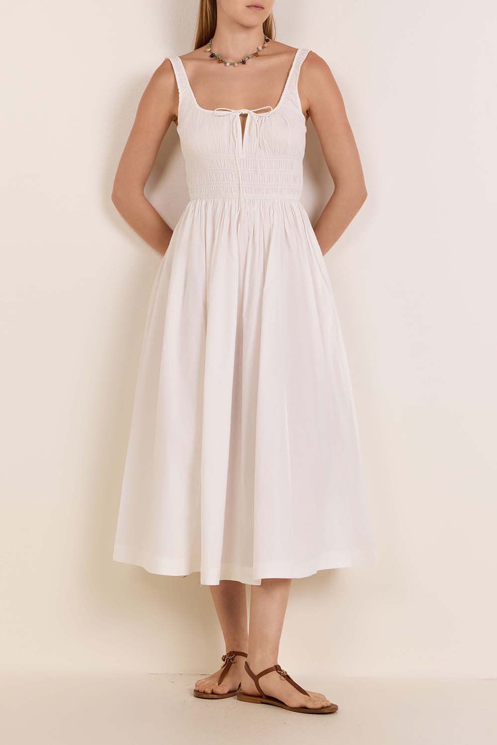 תמונת דוגמן קידמית של שרשרת אבנים