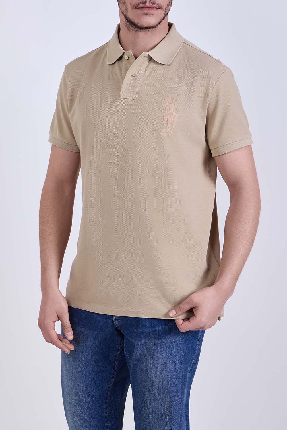 תמונת דוגמן קידמית של חולצת פולו סלים