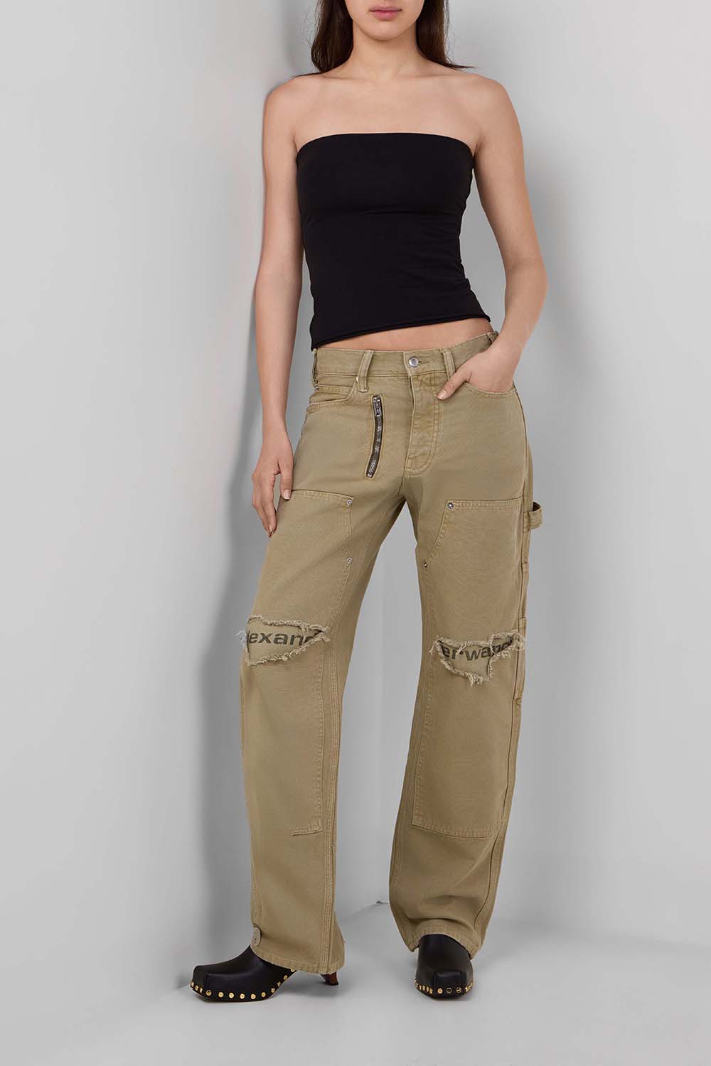 תמונת דוגמן קידמית של כפכפי עקב מיולס