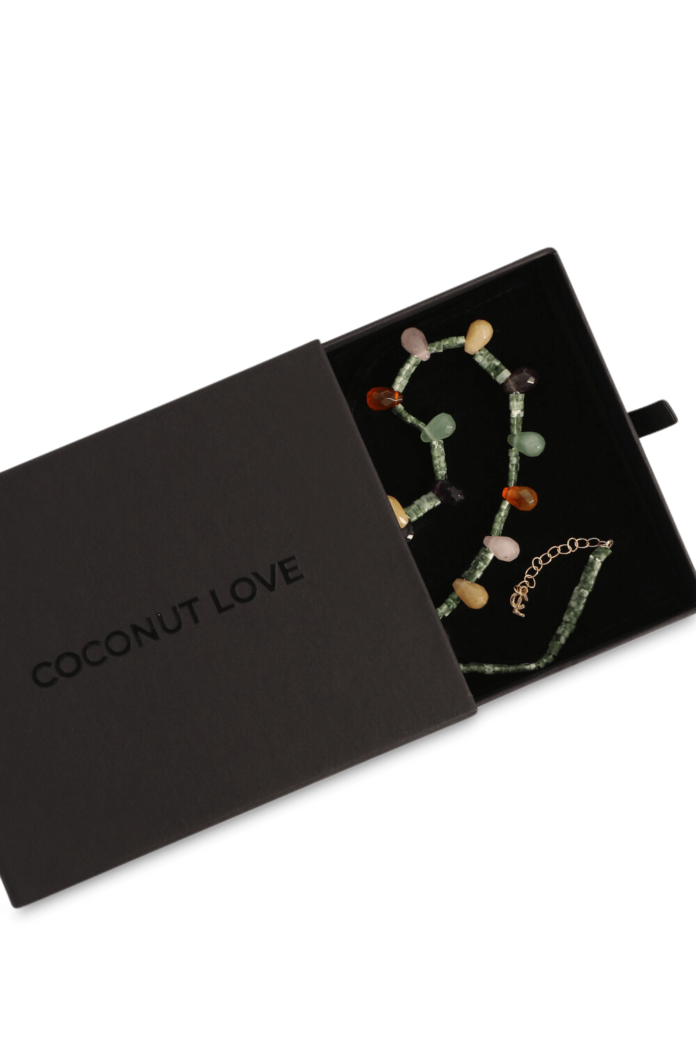 תמונה אחורית של שרשרת אבנים