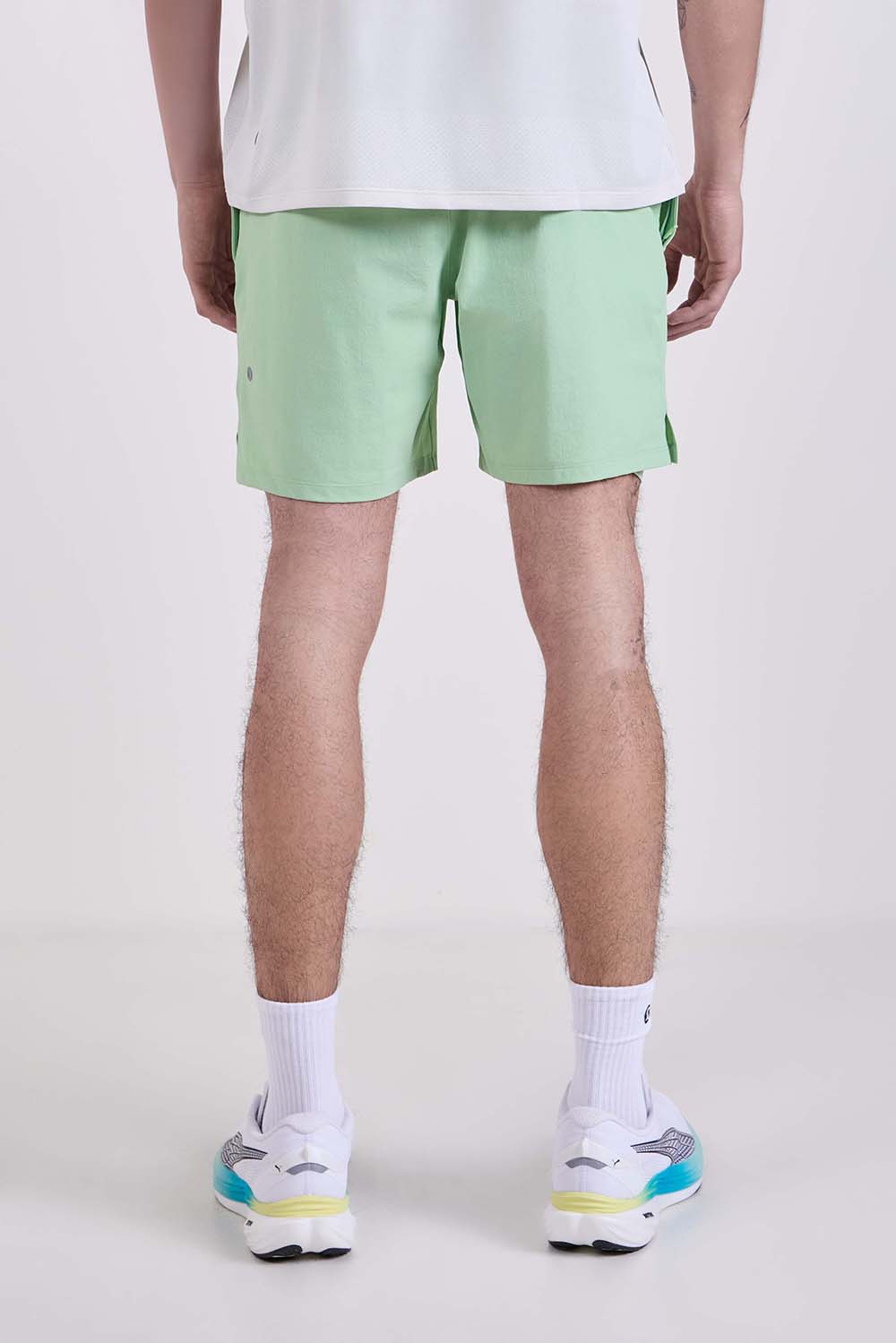 תמונת דוגמן אחורית של License to Train Lined Short 7