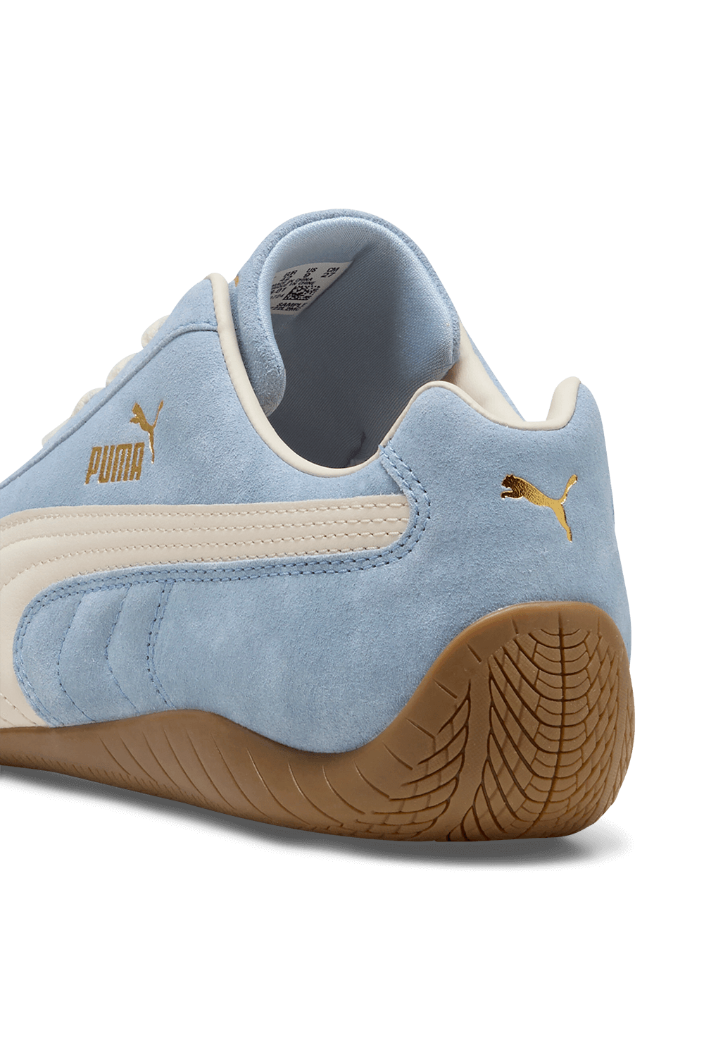 תמונת תקריב של נעלי סניקרס ספידקאט