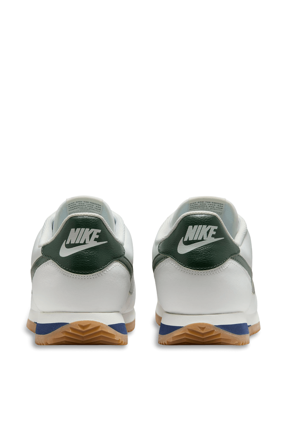 תמונת תקריב של נעלי סניקרס קורטז