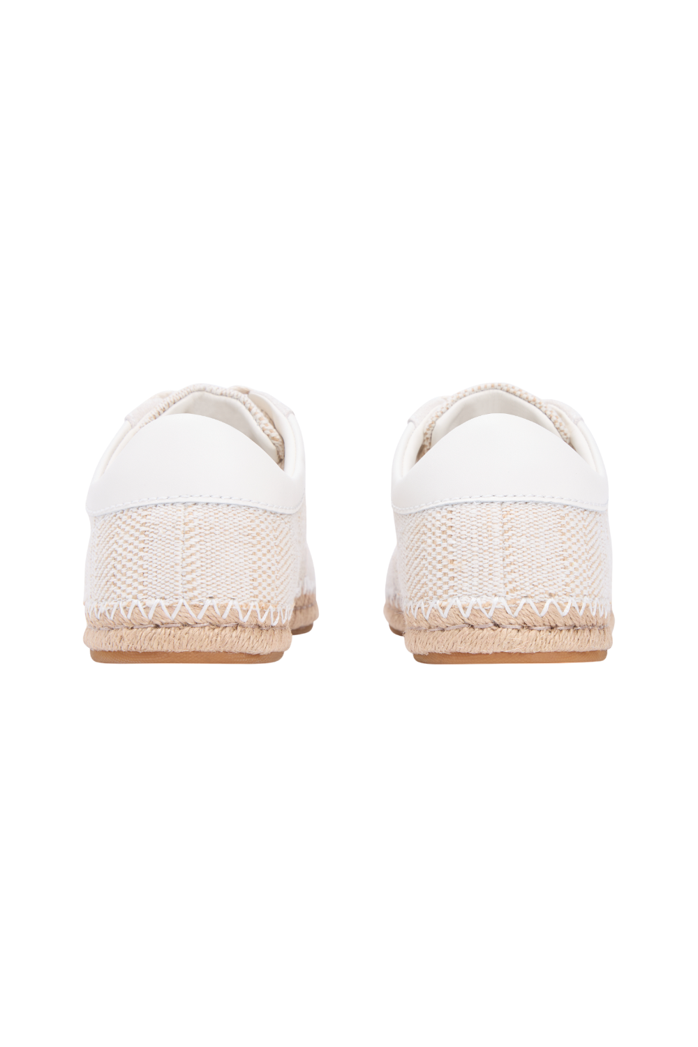 תמונת תקריב של נעלי אספרדיל