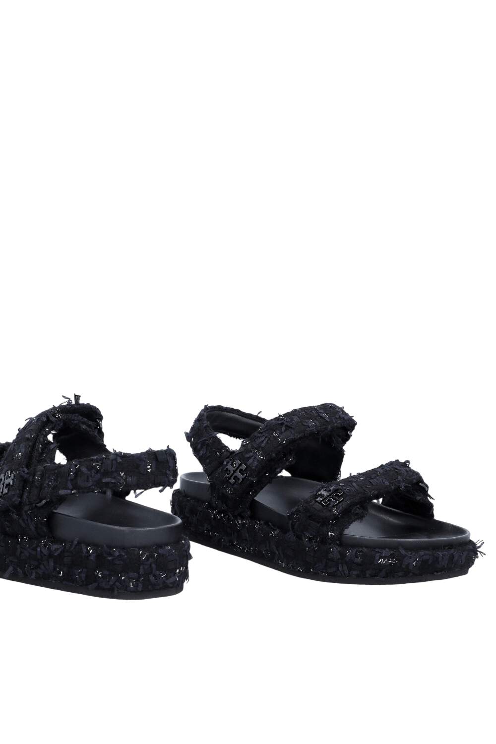 תמונת תקריב של סנדלי טוויד