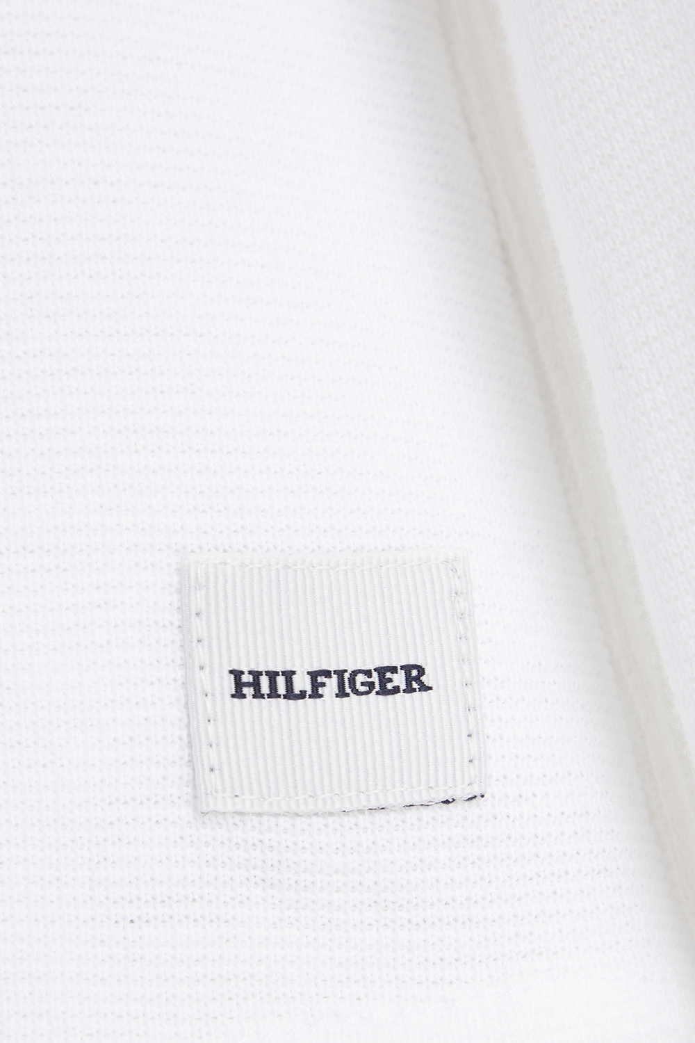 תמונת תקריב של חולצה מכופתרת מכותנה - גילאי 8-16 שנים