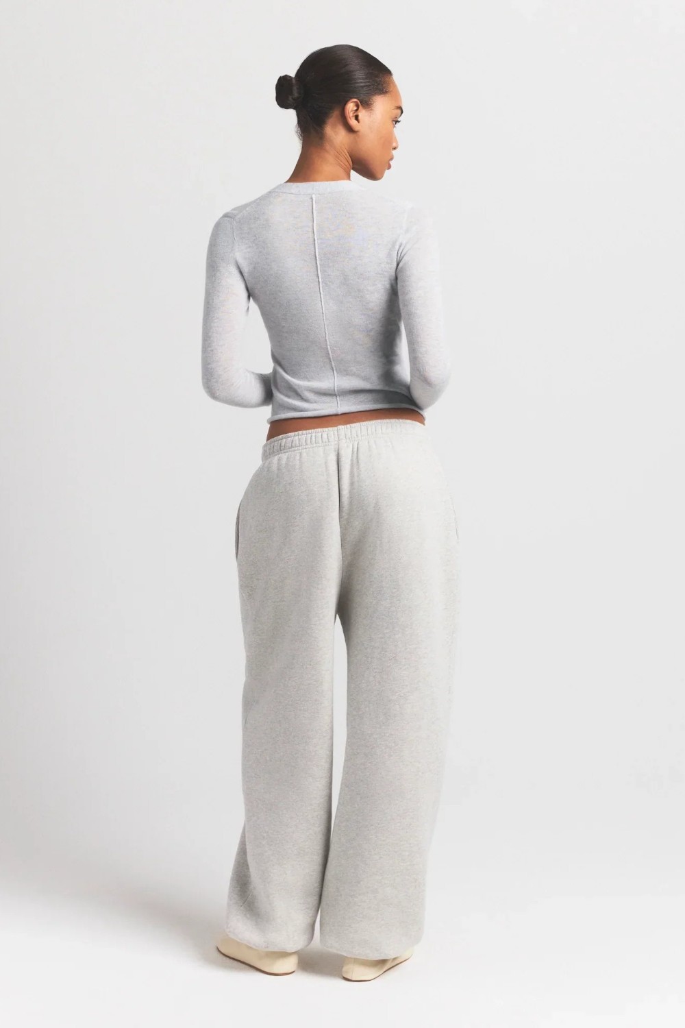 תמונת דוגמן אחורית של CARDIGAN