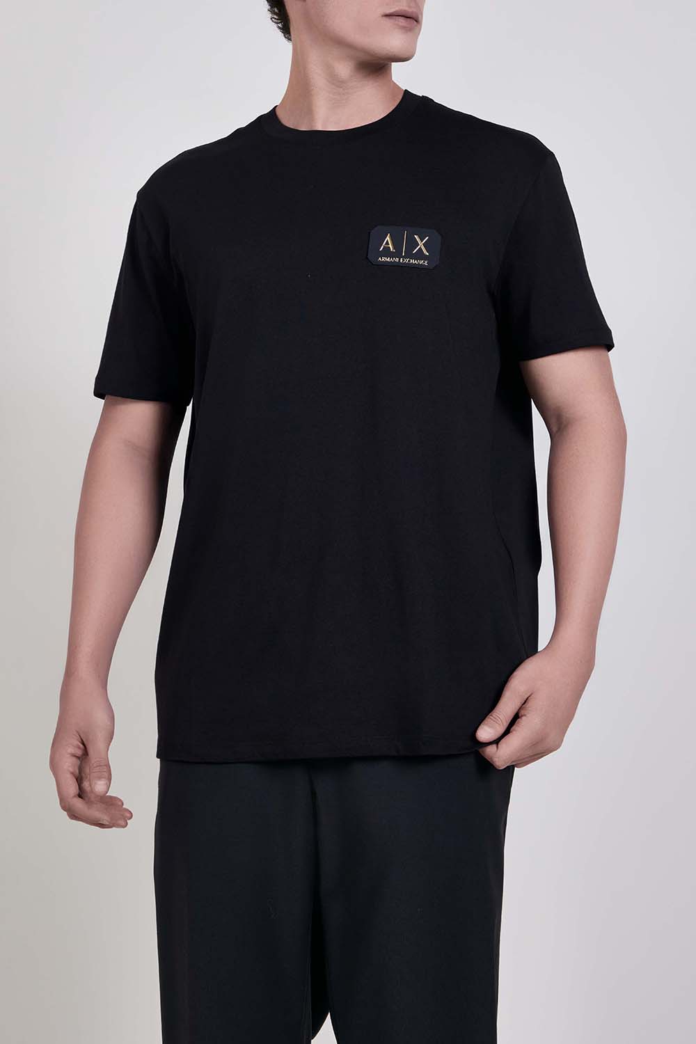 תמונת דוגמן קידמית של חולצת טי בגזרה משוחררת