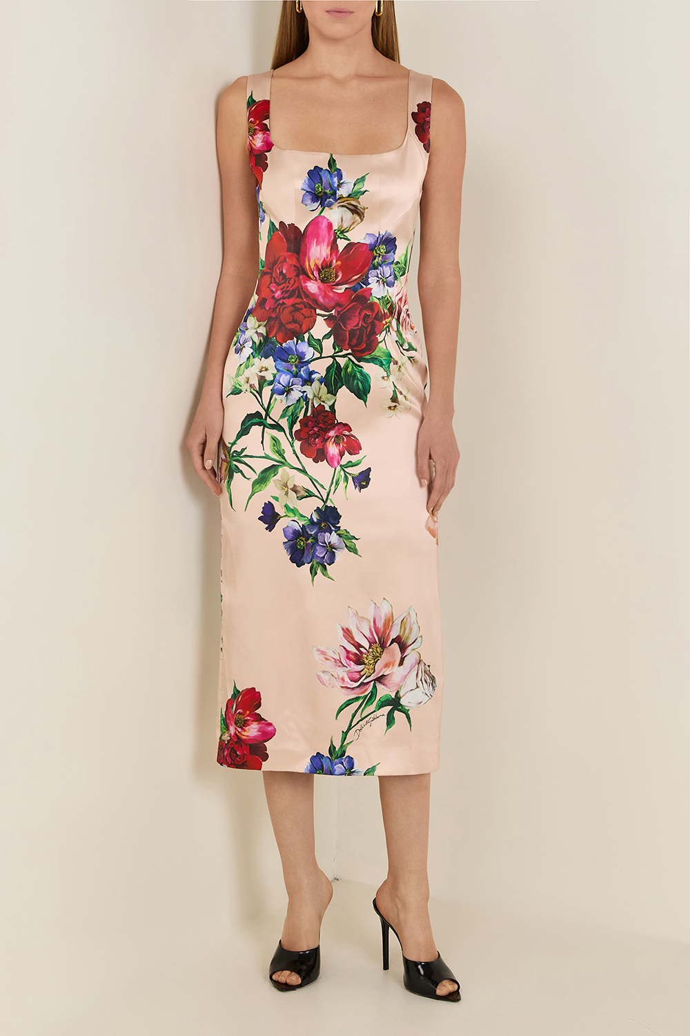 תמונת דוגמן קידמית של שמלה