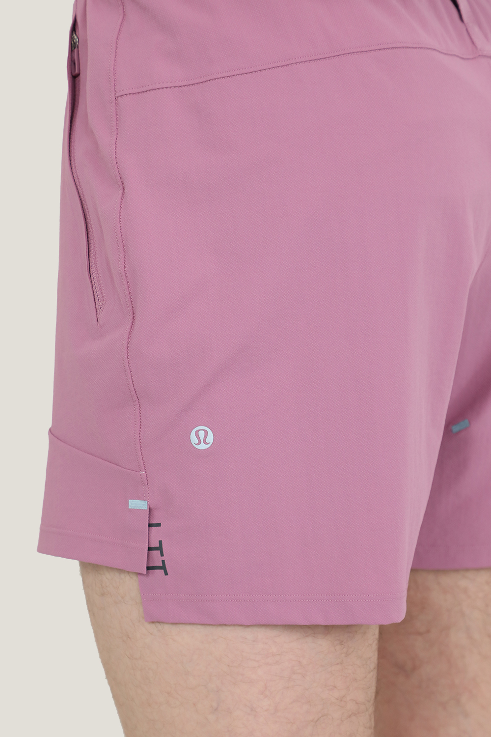 תמונת תקריב דוגמן של License to Train Linerless Short 5