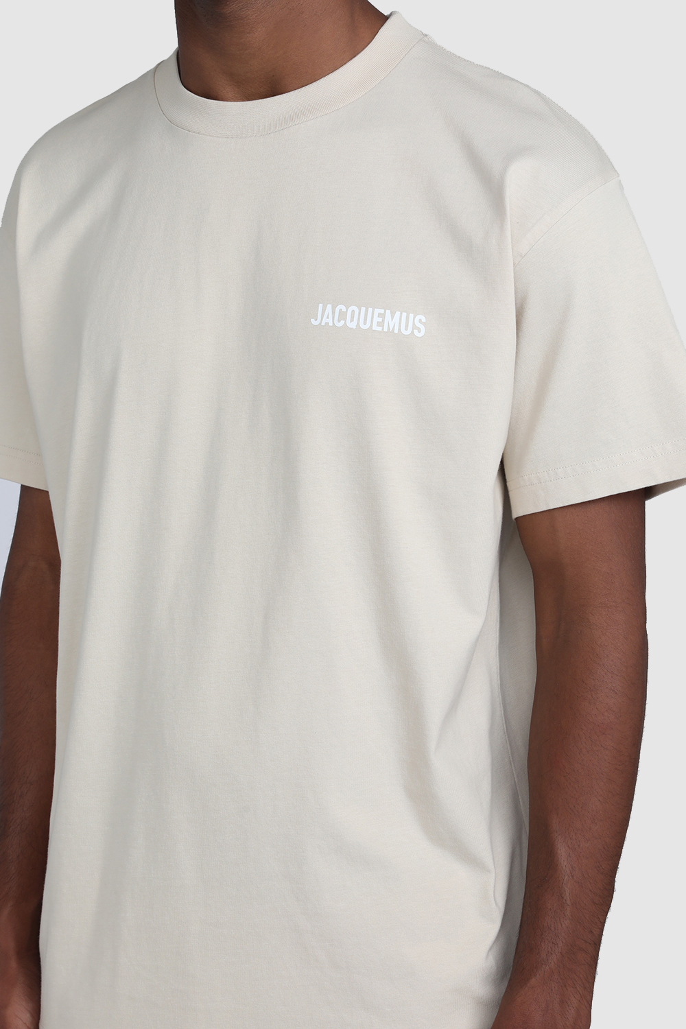 תמונת דוגמן אחורית של חולצת טי