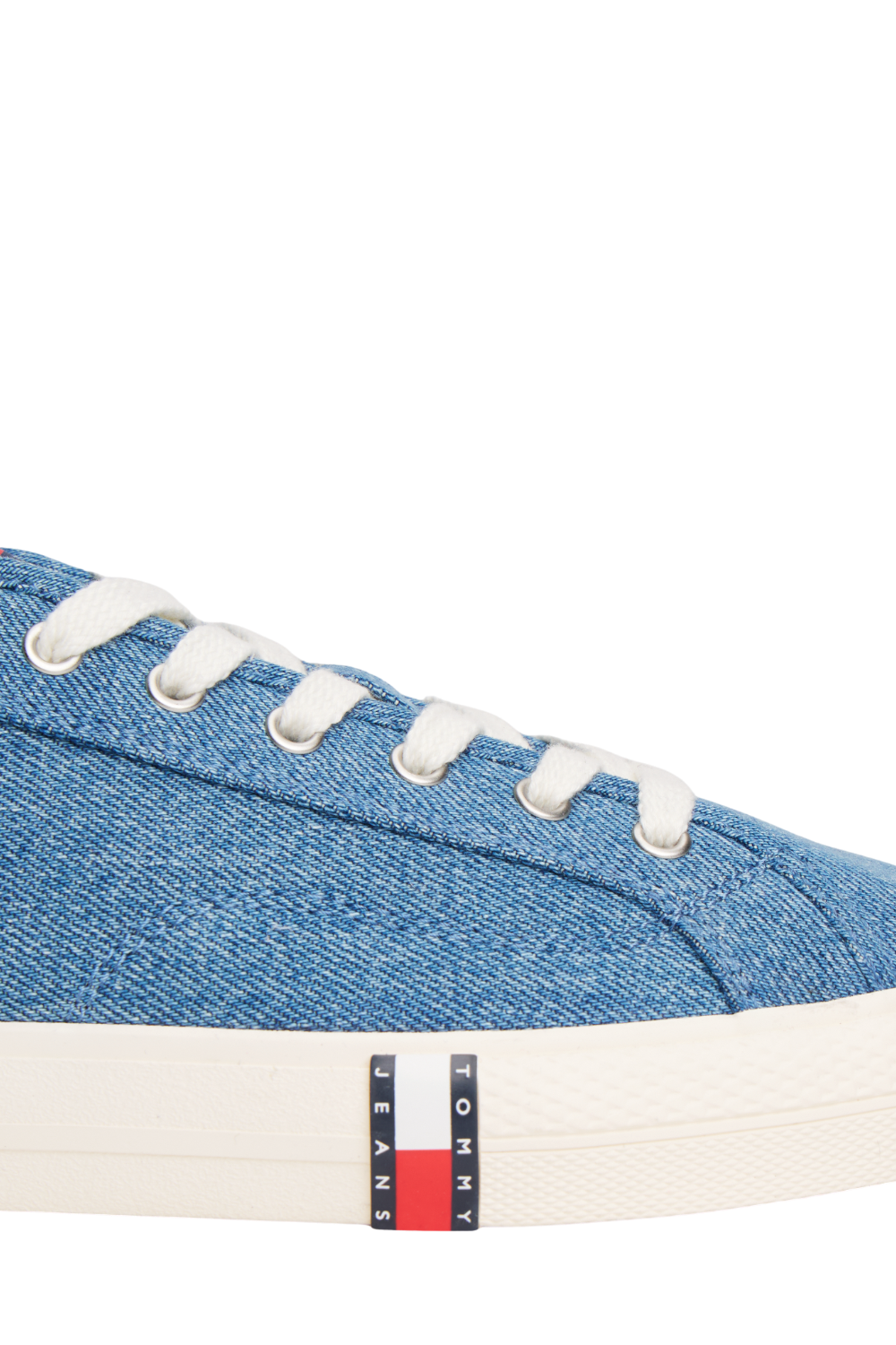 תמונת פנים של סניקרס