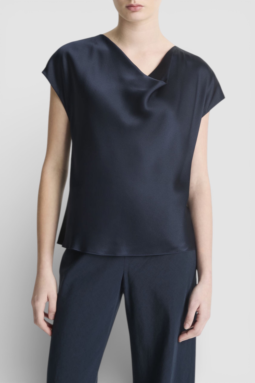 תמונת דוגמן קידמית של חולצת משי