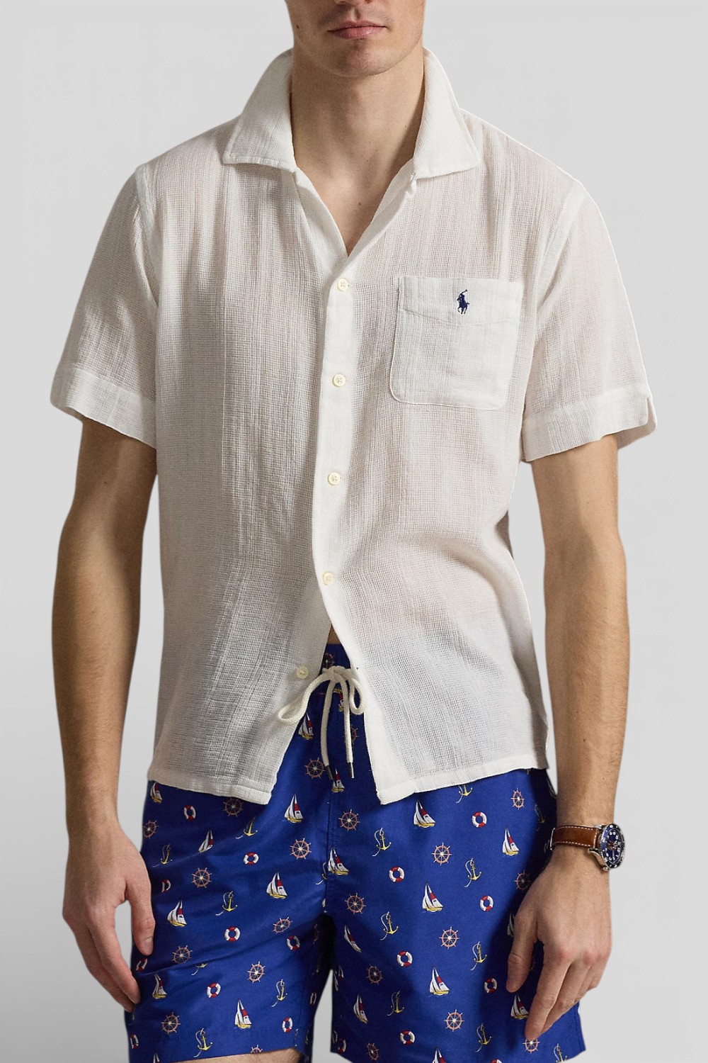 תמונת דוגמן קידמית של חולצה מכופתרת שרוול קצר