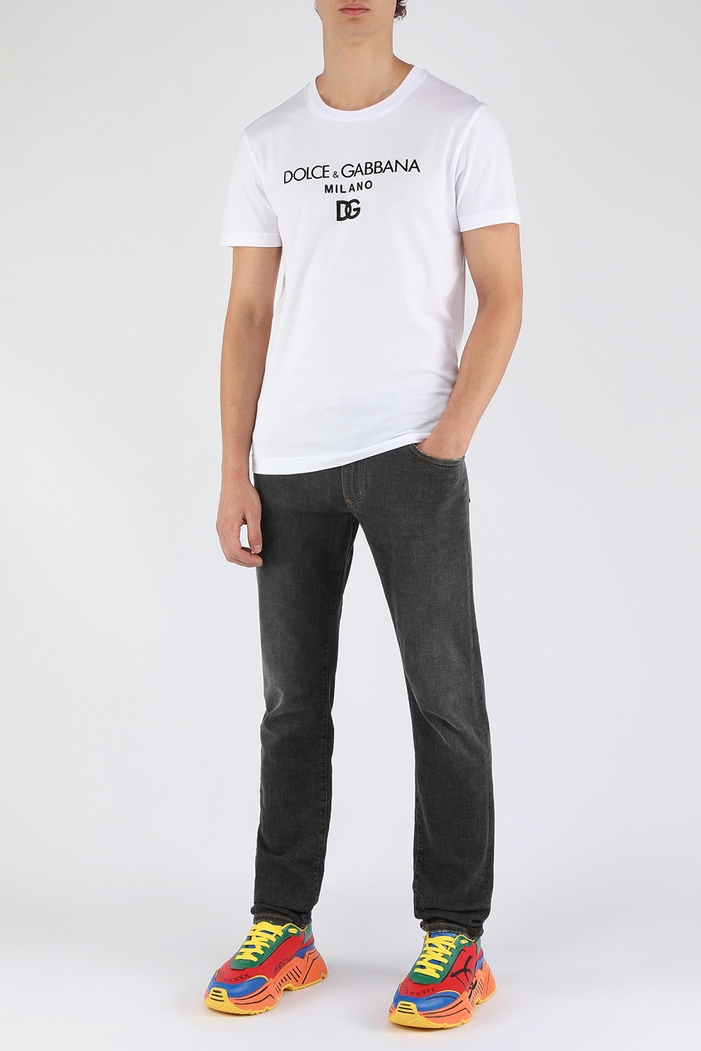 תמונת דוגמן קידמית של נעלי ספורט צ'אנקיות צבעוניות