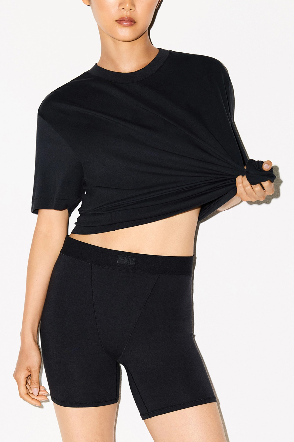 תמונת דוגמן קידמית של BOYFRIEND T-SHIRT