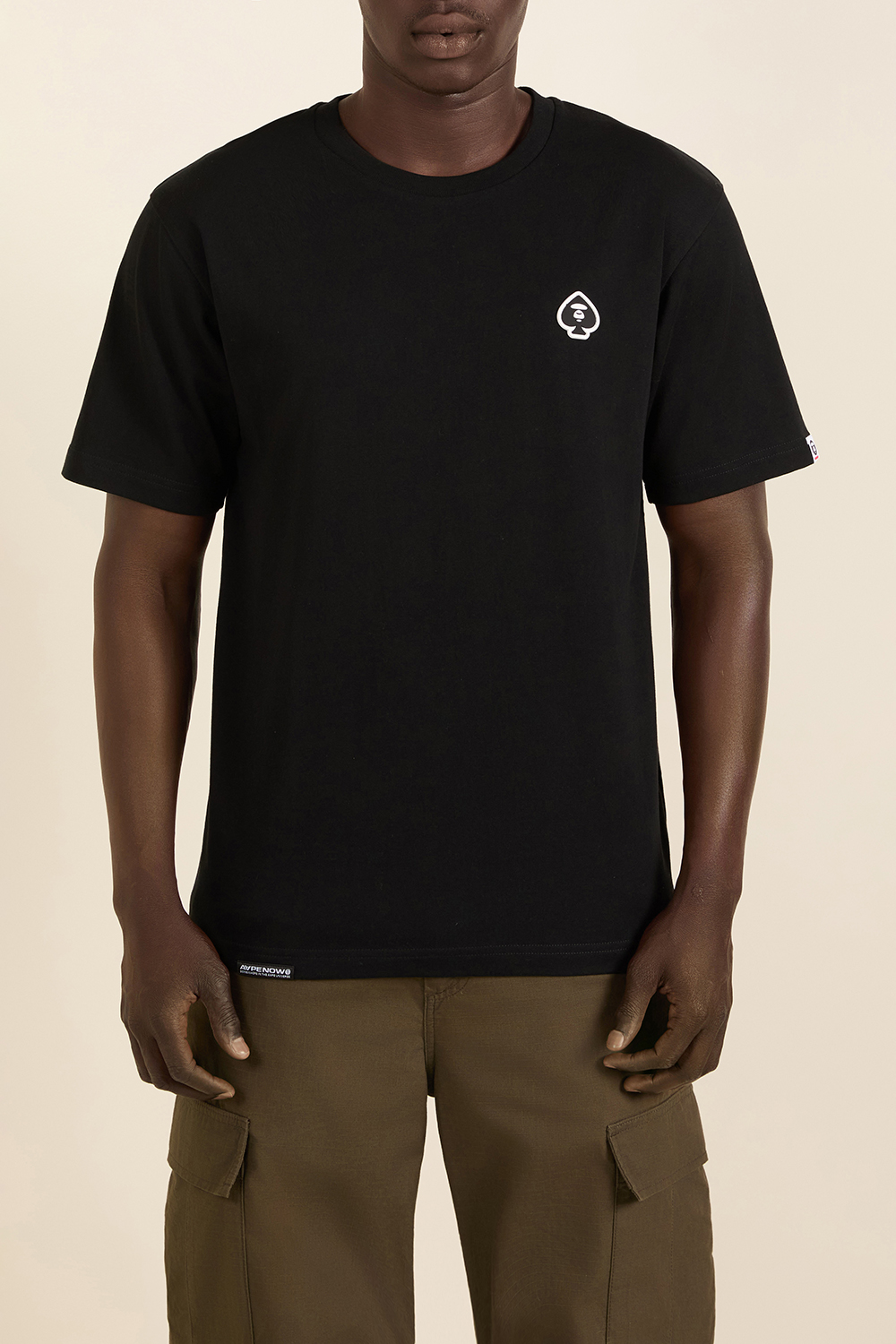 תמונת דוגמן קידמית של חולצת טי