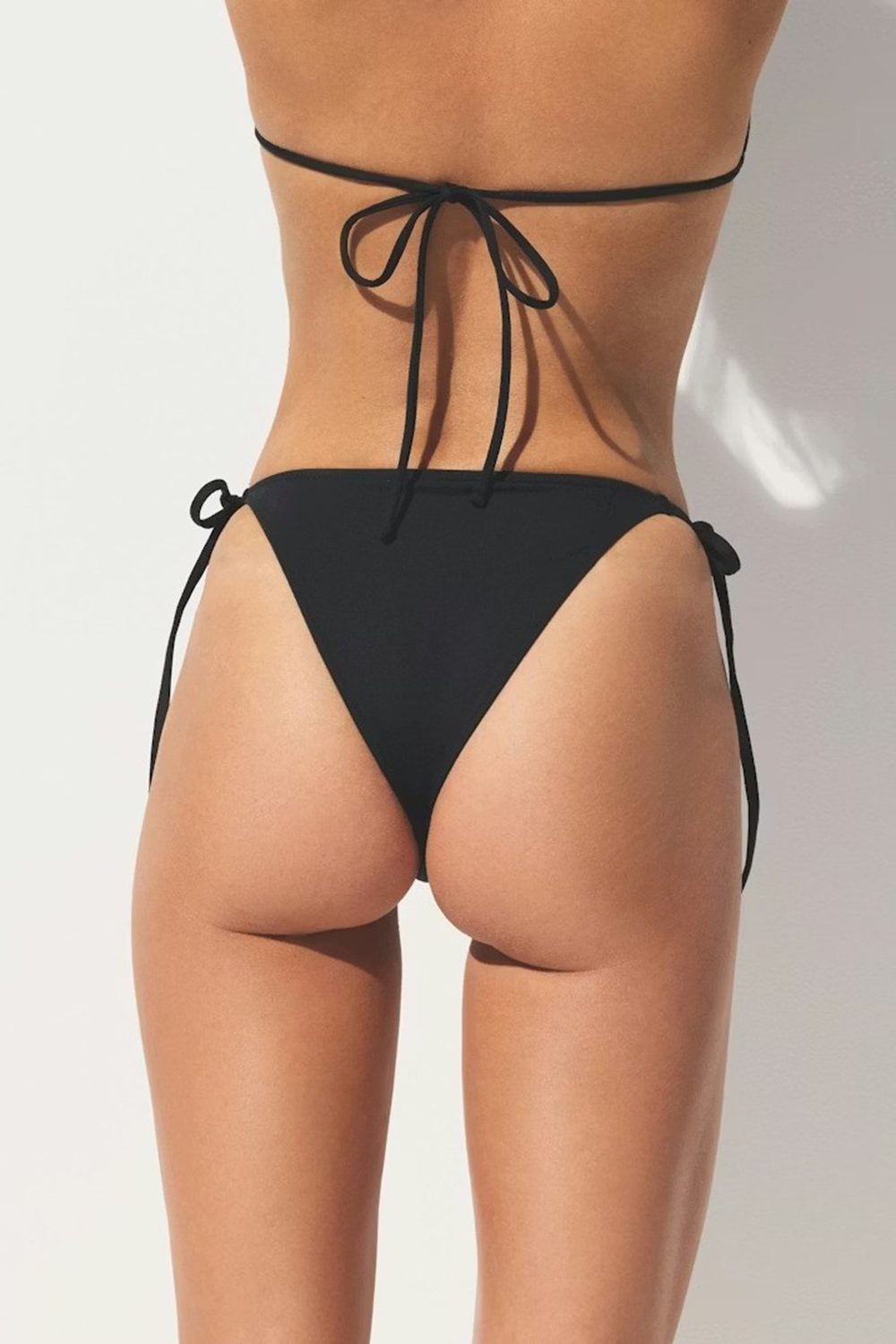 תמונת דוגמן אחורית של DIPPED TIE BIKINI BOTTOM